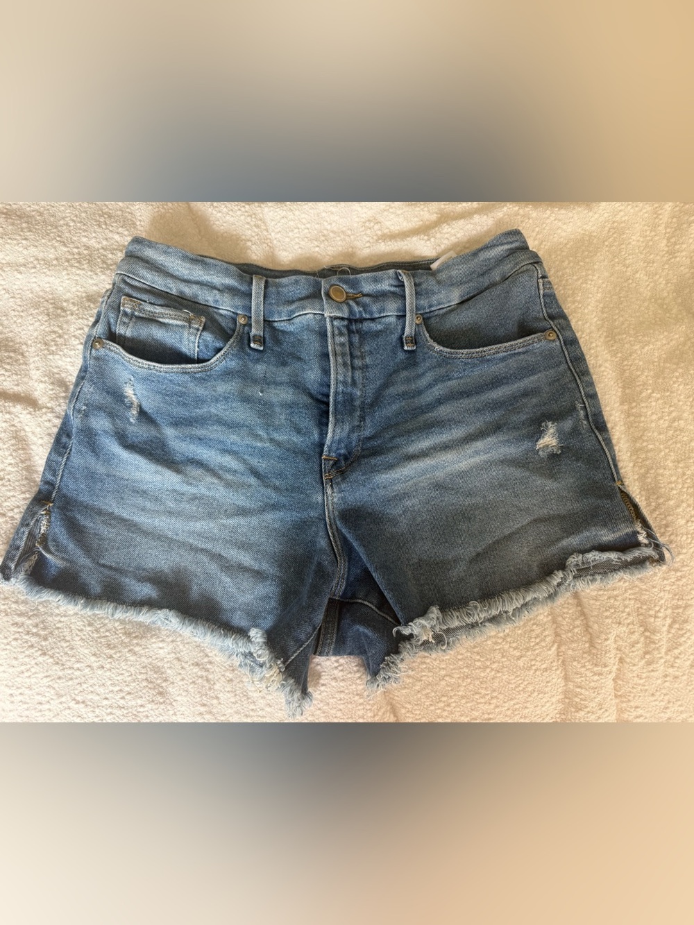 Good American distressed Jean short, sz 29